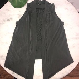 Splendid sleeveless cardigan open front M